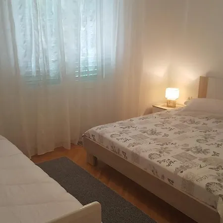 Agard * Brodarica (Sibenik-Knin)