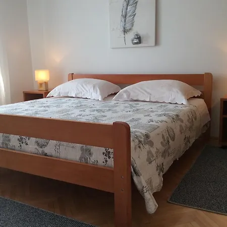 Agard Apartment *